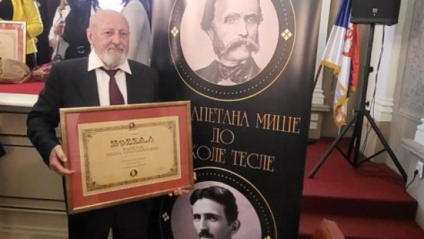 ПОВЕЉА КАПЕТА МИША АНАСТАСИЈЕВИЋ: Велико уздарје за професора емиритуса Славка Каравидића ПОВЕЉА КАПЕТА МИША АНАСТАСИЈЕВИЋ: Велико уздарје за професора емиритуса Славка Каравидића