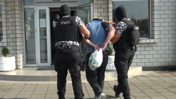ВЕЛИКА АКЦИЈА ПОЛИЦИЈЕ: Разбијена организована криминална група у Краљеву и Лозници, крали кола по целој Европи ВЕЛИКА АКЦИЈА ПОЛИЦИЈЕ: Разбијена организована криминална група у Краљеву и Лозници, крали кола по целој Европи