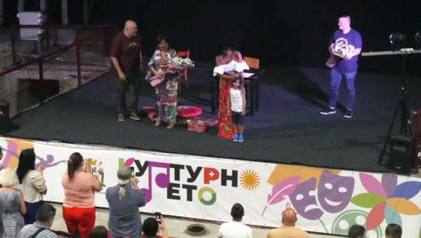 КРАЈ КУЛТУРОГ ЛЕТА У СМЕДЕРЕВСКОЈ ПАЛАНЦИ:Опера затвара двомесечну манифестацију КРАЈ КУЛТУРОГ ЛЕТА У СМЕДЕРЕВСКОЈ ПАЛАНЦИ:Опера затвара двомесечну манифестацију