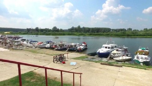DUNAVOM ŠVERCOVAO NAFTU: Krivična prijava muškarcu iz okoline Smedereva DUNAVOM ŠVERCOVAO NAFTU: Krivična prijava muškarcu iz okoline Smedereva