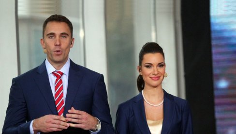 ДАМЕ УЗДИШУ ЗА ЊИМ: Скинуо се водитељ РТС-а, показао исклесане мишиће (ФОТО) ДАМЕ УЗДИШУ ЗА ЊИМ: Скинуо се водитељ РТС-а, показао исклесане мишиће (ФОТО)