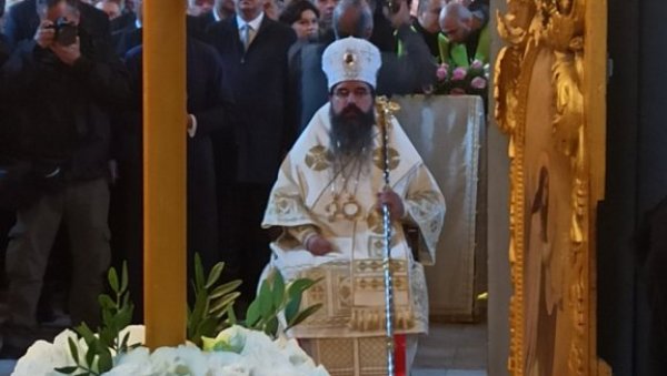 КОД ЛОЗНИЦЕ: Епископ шабачки Јеротеј служи у цркви Преображења Господњег у Липници КОД ЛОЗНИЦЕ: Епископ шабачки Јеротеј служи у цркви Преображења Господњег у Липници
