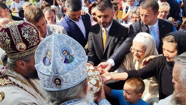 СВЕЧАНО: Преображенском литијом прослављена слава Жабљака (ФОТО) СВЕЧАНО: Преображенском литијом прослављена слава Жабљака (ФОТО)