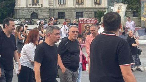 ТОТАЛНИ ХАОС У ОПОЗИЦИЈИ: Најновија одлука о протестима довела до тоталне поделе ТОТАЛНИ ХАОС У ОПОЗИЦИЈИ: Најновија одлука о протестима довела до тоталне поделе
