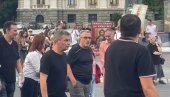 TOTALNI HAOS U OPOZICIJI: Najnovija odluka o protestima dovela do totalne podele TOTALNI HAOS U OPOZICIJI: Najnovija odluka o protestima dovela do totalne podele