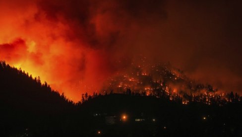 POŽAR U POZNATOM LETOVALIŠTU: Evakuisano stanovništvo