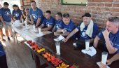 СУПЕР ЉУТИ ИЗАЗОВ: Далибор из Брзог Брода појео папричицу од 1,2 милиона сковила (ФОТО) СУПЕР ЉУТИ ИЗАЗОВ: Далибор из Брзог Брода појео папричицу од 1,2 милиона сковила (ФОТО)