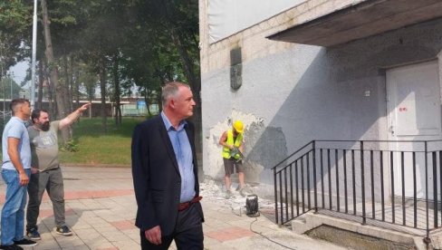 UČIONICE SPREMNE DO PRVOG ZVONA: Obnova devet osnovih škola na Savskom vencu teče po planu UČIONICE SPREMNE DO PRVOG ZVONA: Obnova devet osnovih škola na Savskom vencu teče po planu