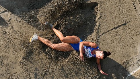SKOK ZA ISTORIJU! Ivana Vuleta i nestvaran let za zlato u finalu Svetskog prvenstva u Budimpešti (VIDEO) SKOK ZA ISTORIJU! Ivana Vuleta i nestvaran let za zlato u finalu Svetskog prvenstva u Budimpešti (VIDEO)