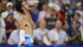 AMERI, GLEDAJTE SAD OVO! Novak Đoković jednim potezom ostavio teniski svet u čudu (VIDEO) AMERI, GLEDAJTE SAD OVO! Novak Đoković jednim potezom ostavio teniski svet u čudu (VIDEO)