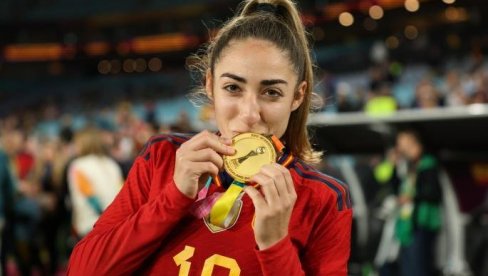 ТРАГЕДИЈА! Донела Шпанији титулу првака света, па сазнала да јој је отац погинуо ТРАГЕДИЈА! Донела Шпанији титулу првака света, па сазнала да јој је отац погинуо