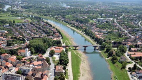 32 GODINE OD DIVLJANJA ZENGI PO CAPRAŠKIM SELIMA: Ubijeno 15 srpskih civila, više desetina ranjeno, niko nije odgovarao 32 GODINE OD DIVLJANJA ZENGI PO CAPRAŠKIM SELIMA: Ubijeno 15 srpskih civila, više desetina ranjeno, niko nije odgovarao
