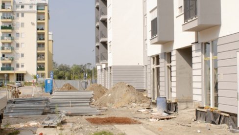 NA JUGOVIĆEVU NASTAVLJENI INFRASTRUKTURNI RADOVI: Blokovi E i F dobijaju nove saobraćajnice NA JUGOVIĆEVU NASTAVLJENI INFRASTRUKTURNI RADOVI: Blokovi E i F dobijaju nove saobraćajnice