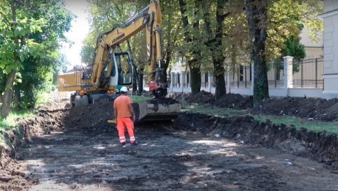 SANACIJA VIŠE PUTEVA U VRŠCU I OKOLINI: Radovi trenutno između Vojvodinaca i Dobričeva SANACIJA VIŠE PUTEVA U VRŠCU I OKOLINI: Radovi trenutno između Vojvodinaca i Dobričeva