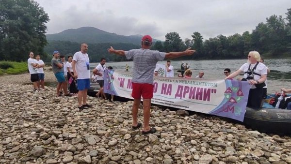 И МИ СМО НА ДРИНИ: Регату за особе са инвалидитетом подржало Министарство за рад и социјална питања И МИ СМО НА ДРИНИ: Регату за особе са инвалидитетом подржало Министарство за рад и социјална питања