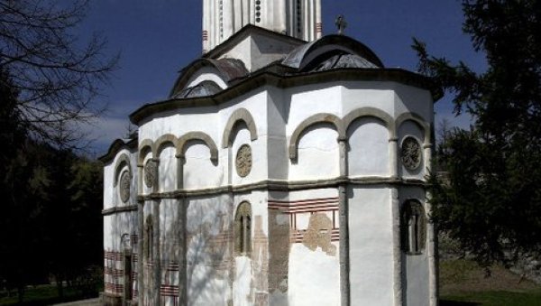 КОПАЛИ СУ ЗЕМЉУ ЗА ВИНОГРАД, А ПРОНАШЛИ КОСТИ ПОБИЈЕНИХ СРБА: Код овог манастира је било 18 ровова са остацима настрадалих верника КОПАЛИ СУ ЗЕМЉУ ЗА ВИНОГРАД, А ПРОНАШЛИ КОСТИ ПОБИЈЕНИХ СРБА: Код овог манастира је било 18 ровова са остацима настрадалих верника