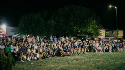 FESTIVAL HUMORA ZA DECU U LAZAREVCU: Jubilarni 35. Festival otvoren simboličnom predajom ključeva grada FESTIVAL HUMORA ZA DECU U LAZAREVCU: Jubilarni 35. Festival otvoren simboličnom predajom ključeva grada
