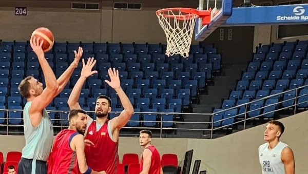 СПРЕМИТЕ СЕ, КРЕЋЕ СВЕТСКО ПРВЕНСТВО: Србија жели да угледа светла Париза, бег од Американаца кључан за олимпијски циљ СПРЕМИТЕ СЕ, КРЕЋЕ СВЕТСКО ПРВЕНСТВО: Србија жели да угледа светла Париза, бег од Американаца кључан за олимпијски циљ