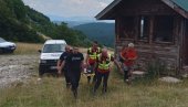 ДРАМА НА ДУРМИТОРУ: Повређена Белгијанка, спасили је припадници Горске службе (ФОТО) ДРАМА НА ДУРМИТОРУ: Повређена Белгијанка, спасили је припадници Горске службе (ФОТО)
