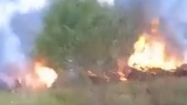 УЗНЕМИРУЈУЋИ СНИМАК ПАДА АВИОНА У КОМ ЈЕ БИО ПРИГОЖИН: Нико није преживео УЗНЕМИРУЈУЋИ СНИМАК ПАДА АВИОНА У КОМ ЈЕ БИО ПРИГОЖИН: Нико није преживео
