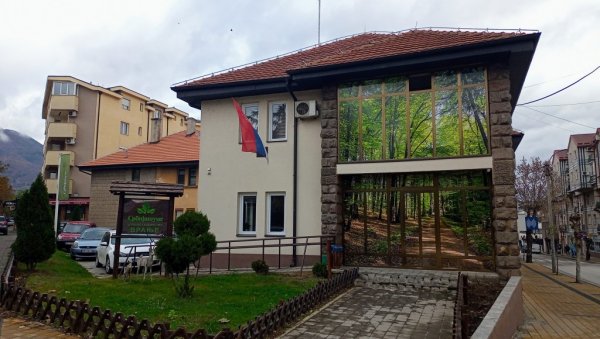ШУМОКРАДИЦАМА СЕ СТАЈЕ НА ПУТ: Још пет година за лечење шума на југу Србије ШУМОКРАДИЦАМА СЕ СТАЈЕ НА ПУТ: Још пет година за лечење шума на југу Србије