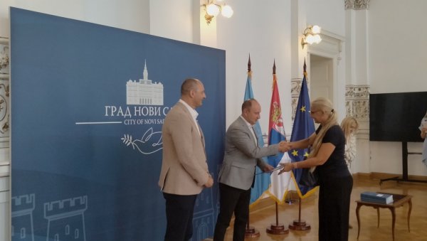 САМОЗАПОШЊАВАЊЕ ЖЕНА УЗ ПОДРШКУ ГРАДА НОВОГ САДА: Субвенције за отпочињање бизниса добиле 64 будуће предузетнице САМОЗАПОШЊАВАЊЕ ЖЕНА УЗ ПОДРШКУ ГРАДА НОВОГ САДА: Субвенције за отпочињање бизниса добиле 64 будуће предузетнице