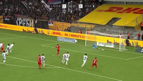 DANCI UVEĆALI PREDNOST: Crno-beli primili gol sa bele tačke (VIDEO)