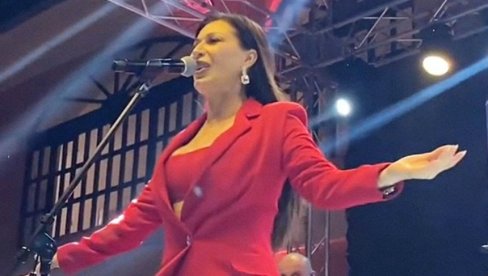 CECA PLATILA LEČENJE BOLESNOM DEČAKU: Majka i otac briznuli u plač, mali Srđan otišao u Istanbul CECA PLATILA LEČENJE BOLESNOM DEČAKU: Majka i otac briznuli u plač, mali Srđan otišao u Istanbul