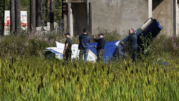 ИСТРАГА ПАДА АВИОНА У РУСИЈИ: Пронађен други део авиона Ембраер у којем је погинуо Пригожин ИСТРАГА ПАДА АВИОНА У РУСИЈИ: Пронађен други део авиона Ембраер у којем је погинуо Пригожин