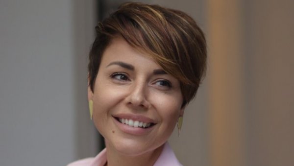 ИЗЛЕЧИЛА САМ СЕ КАД САМ У СЕБИ ВИДЕЛА ПОБЕДНИКА: Ана Дорник, ауторка књиге Ти си та, о раку дојке, и председница Удружења Жена уз жену ИЗЛЕЧИЛА САМ СЕ КАД САМ У СЕБИ ВИДЕЛА ПОБЕДНИКА: Ана Дорник, ауторка књиге Ти си та, о раку дојке, и председница Удружења Жена уз жену