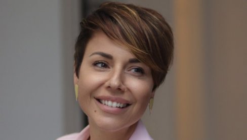 IZLEČILA SAM SE KAD SAM U SEBI VIDELA POBEDNIKA: Ana Dornik, autorka knjige Ti si ta, o raku dojke, i predsednica Udruženja Žena uz ženu IZLEČILA SAM SE KAD SAM U SEBI VIDELA POBEDNIKA: Ana Dornik, autorka knjige Ti si ta, o raku dojke, i predsednica Udruženja Žena uz ženu