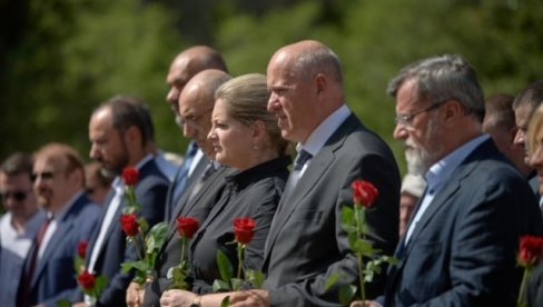 NAJSTARIJA ŽRTVA IMALA 90 GODINA: Komemoracija povodom ubistva porodice Grubor u istorimenom hrvatskom selu 1995. NAJSTARIJA ŽRTVA IMALA 90 GODINA: Komemoracija povodom ubistva porodice Grubor u istorimenom hrvatskom selu 1995.