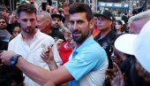 ĐOKOVIĆ JE PRVI OVDE ZAIGRAO TENIS: Srbin nastavlja da pomera granice (VIDEO) ĐOKOVIĆ JE PRVI OVDE ZAIGRAO TENIS: Srbin nastavlja da pomera granice (VIDEO)