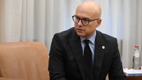 ПОЛИТИКА СА КИЧМОМ: Вучевић о говору председника Вучића у Њујорку