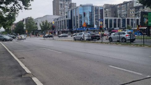 DANAS POPODNE PONOVO KREĆE SAOBRAĆAJ DUŽ CELOG BULEVARA OSLOBOĐENJA: Rekonstruisan najprometniji bulevar u Novom Sadu DANAS POPODNE PONOVO KREĆE SAOBRAĆAJ DUŽ CELOG BULEVARA OSLOBOĐENJA: Rekonstruisan najprometniji bulevar u Novom Sadu