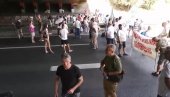 MALTRETIRANJE LJUDI: Ćuta, Lutovac, Manojlović blokirali auto-put MALTRETIRANJE LJUDI: Ćuta, Lutovac, Manojlović blokirali auto-put