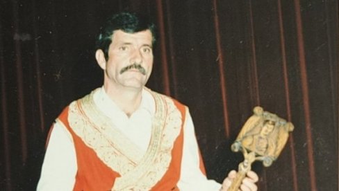 CEO ŽIVOT UZ GUSLE: Veče u čast Stojana Šipčića CEO ŽIVOT UZ GUSLE: Veče u čast Stojana Šipčića