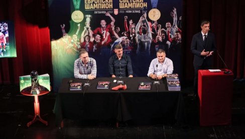 SOMBORSKA NOĆ ZA NEZABORAV: Deca klicala Mitru, Sergeju... SOMBORSKA NOĆ ZA NEZABORAV: Deca klicala Mitru, Sergeju...