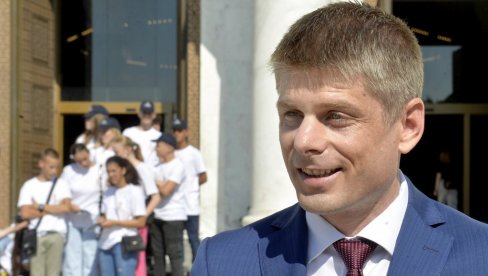 DA SE MLADOST IZ TUĐINE VRATI U SVOJU SRBIJU : Arno Gujon,  direktor Uprave za saradnju sa dijasporom i Srbima u regionu