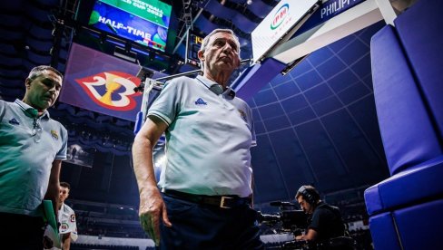 NISAM JOŠ ZA PENZIJU Svetislav Pešić najavio povratak u Evroligu: Čekam poziv, još uvek oklevaju NISAM JOŠ ZA PENZIJU Svetislav Pešić najavio povratak u Evroligu: Čekam poziv, još uvek oklevaju