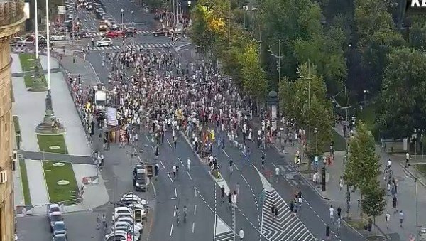 ЗАВРШЕН ПРОТЕСТ ОПОЗИЦИЈЕ: Саобраћај се поново успоставља након блокаде ЗАВРШЕН ПРОТЕСТ ОПОЗИЦИЈЕ: Саобраћај се поново успоставља након блокаде