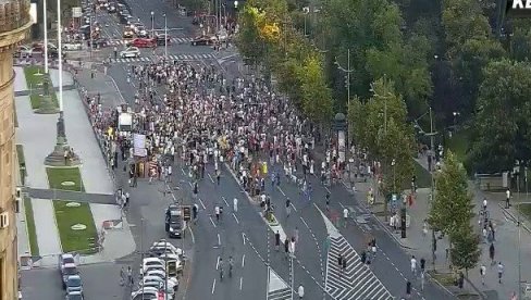 ZAVRŠEN PROTEST OPOZICIJE: Saobraćaj se ponovo uspostavlja nakon blokade ZAVRŠEN PROTEST OPOZICIJE: Saobraćaj se ponovo uspostavlja nakon blokade