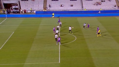 KAKAV GOL: Ovako je Dino Dolmagić zatresao mrežu crno-belih na meču Partizan - Javor (VIDEO) KAKAV GOL: Ovako je Dino Dolmagić zatresao mrežu crno-belih na meču Partizan - Javor (VIDEO)