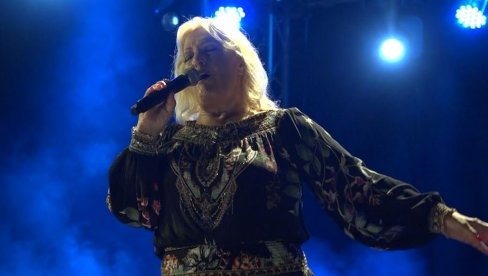 AKO NE ZNAŠ DA PEVAŠ, NE VREDI: Snežana Đurišić bez dlake na jeziku o mladim pevačima AKO NE ZNAŠ DA PEVAŠ, NE VREDI: Snežana Đurišić bez dlake na jeziku o mladim pevačima