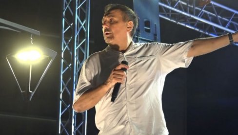 VOLIM LESKOVAČKU MUĆKALICU: Keba oborio rekord na Roštiljijadi, zbog njega došla publika iz Bugarske i iz Severne Makedonije (FOTO/VIDEO) VOLIM LESKOVAČKU MUĆKALICU: Keba oborio rekord na Roštiljijadi, zbog njega došla publika iz Bugarske i iz Severne Makedonije (FOTO/VIDEO)