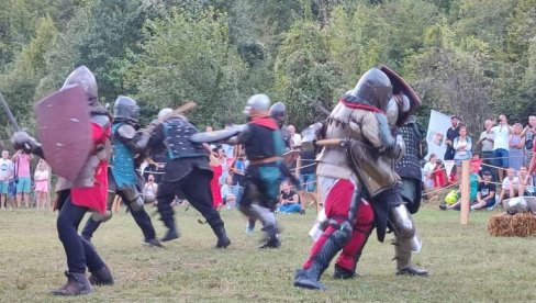 VITEŠKI FESTIVAL DESPOT STEFAN LAZAREVIĆ: Održan u Milivskoj klisuri (FOTO) VITEŠKI FESTIVAL DESPOT STEFAN LAZAREVIĆ: Održan u Milivskoj klisuri (FOTO)