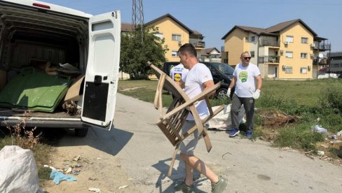 OČISTILI DIVLJU DEPONIJU U ADICAMA: Akcija novosadskog Udruženja „Čepom do osmeha“ i apel građanima OČISTILI DIVLJU DEPONIJU U ADICAMA: Akcija novosadskog Udruženja „Čepom do osmeha“ i apel građanima