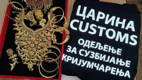 KOMBI STRANIH TABLI ZAUSTAVLJEN NA GRADINI: Pogledajte šta su carinici našli u crnom rancu (FOTO) KOMBI STRANIH TABLI ZAUSTAVLJEN NA GRADINI: Pogledajte šta su carinici našli u crnom rancu (FOTO)