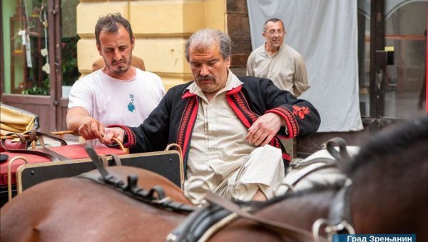 НА ОБАЛАМА БЕГЕЈА: Снимају се две домаће серије (ФОТО) НА ОБАЛАМА БЕГЕЈА: Снимају се две домаће серије (ФОТО)
