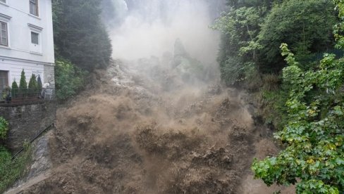 OGLASILE SE SIRENE ZA UZBUNU U AUSTRIJI: Zbog obilnih padavina proglašena opasnost od poplava OGLASILE SE SIRENE ZA UZBUNU U AUSTRIJI: Zbog obilnih padavina proglašena opasnost od poplava